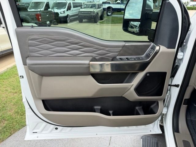 2025 Ford F-350SD Platinum