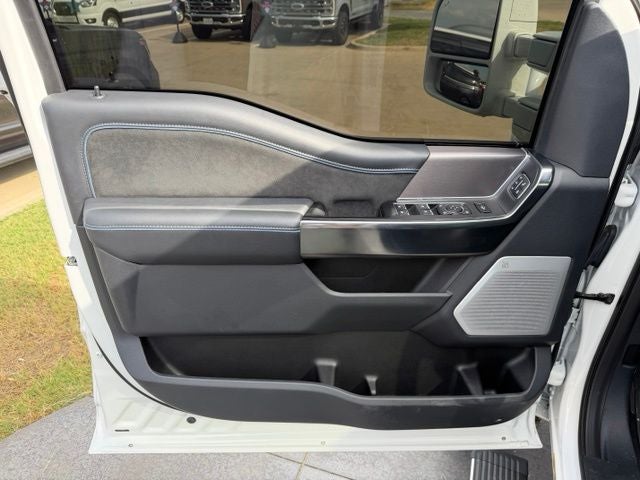 2026 Ford F-450SD Platinum DRW