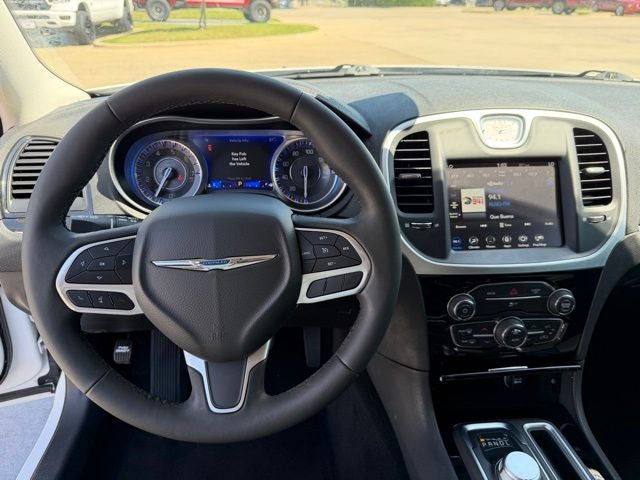 2023 Chrysler 300 Touring
