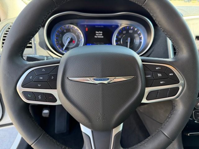 2023 Chrysler 300 Touring
