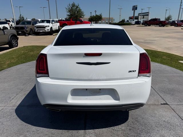 2023 Chrysler 300 Touring