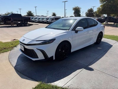 2025 Toyota Camry SE