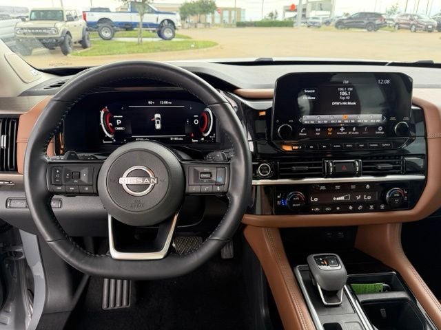 2023 Nissan Pathfinder Platinum