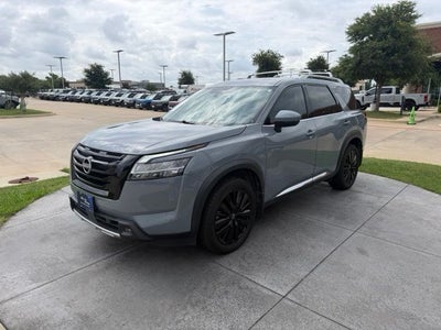 2023 Nissan Pathfinder Platinum