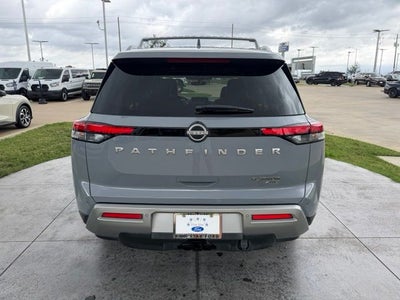 2023 Nissan Pathfinder Platinum