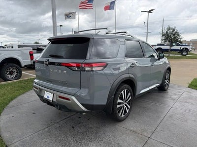 2023 Nissan Pathfinder Platinum