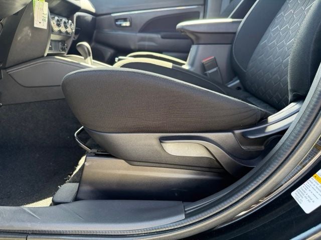 2025 Mitsubishi Outlander Sport Base