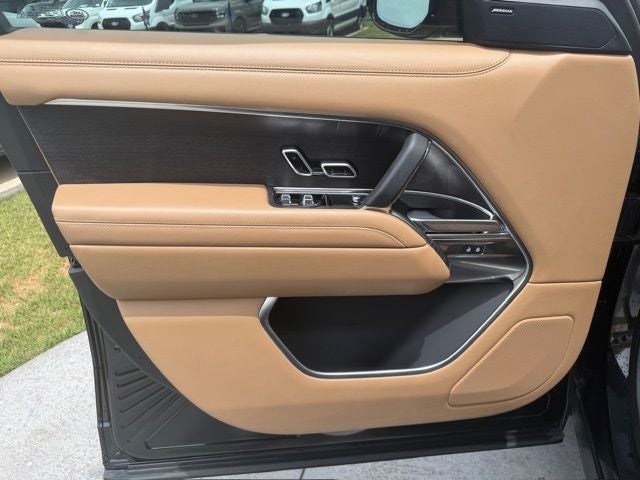 2023 Land Rover Range Rover SE LWB